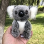 Kleiner Koala-Plüsch, sehr niedlich, Größe 16 cm, Spielzeug, Abenteuer, Puppe, perfektes Geschenk zum Geburtstag oder zu Weihnachten, Neuzugang, Neuheit, 2020, Uncategorized Höhe: 12cm Farbe: Black